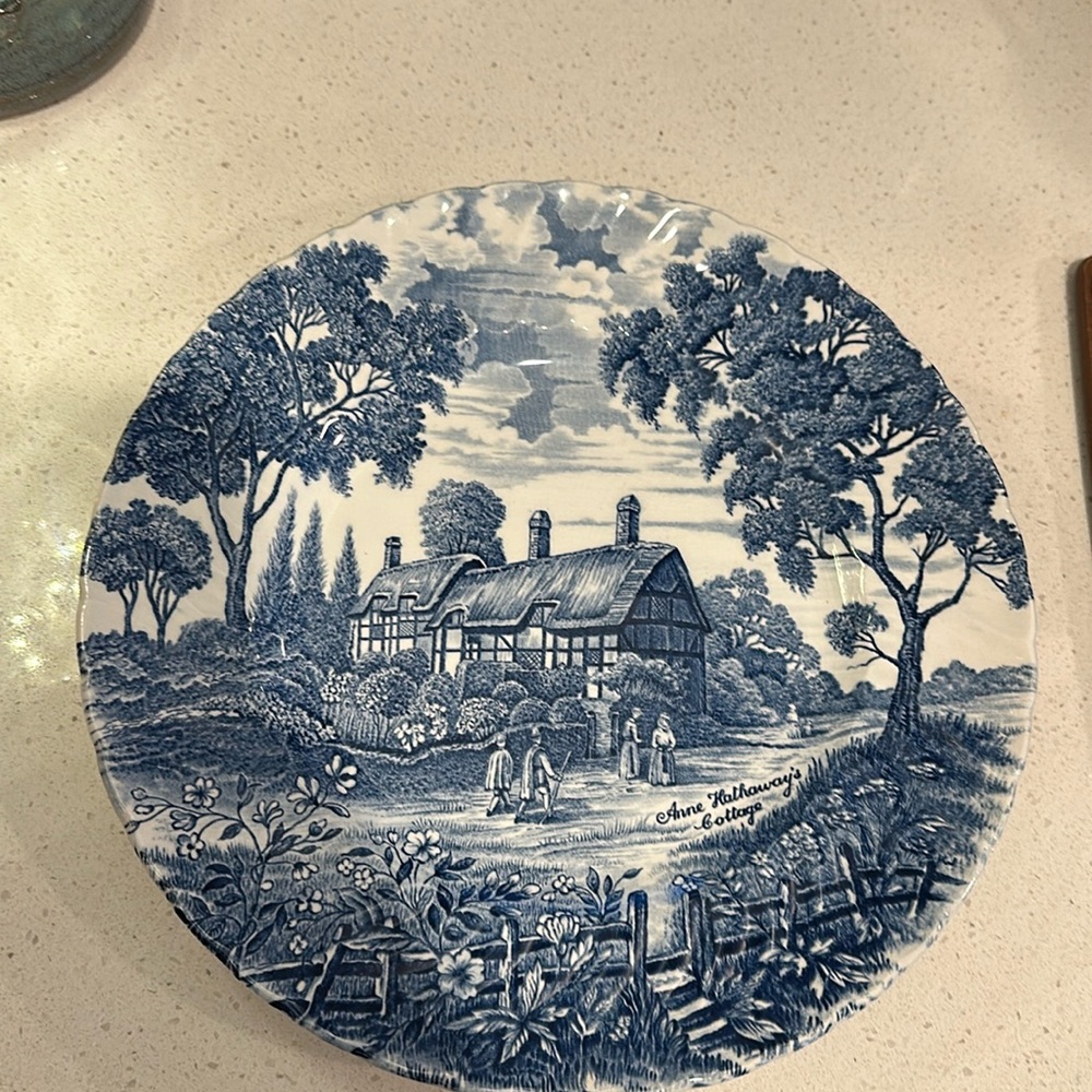 Royal Essex Ironstone dinner plate that depicts Anne Hathaways Cottage